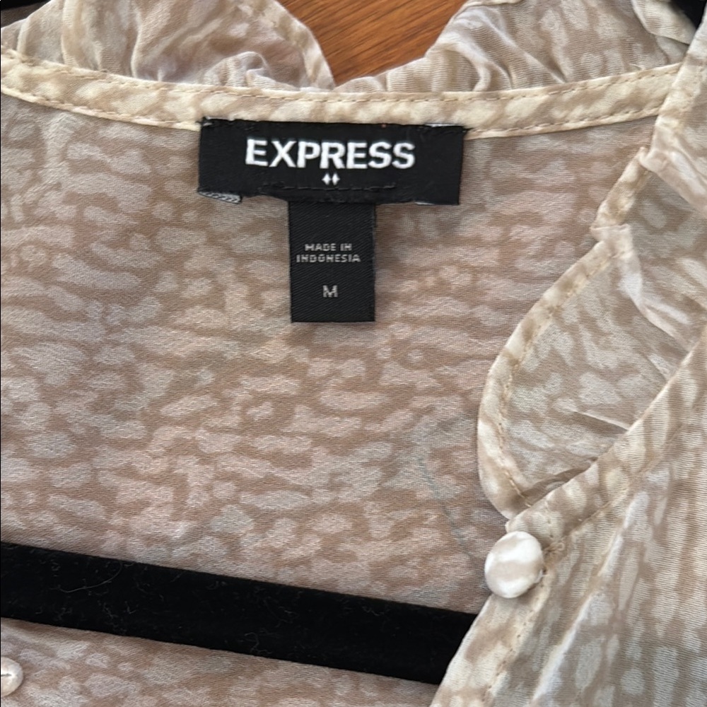 Express Cream Button-Up Blouse - Picture 3 of 4